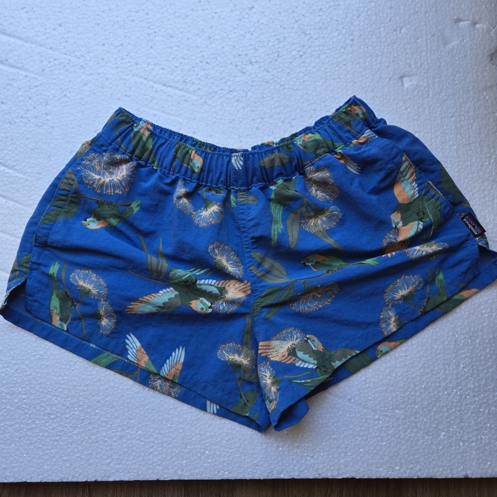 Patagonia Blue Parrot Print Women's Athletic Shorts sz. S